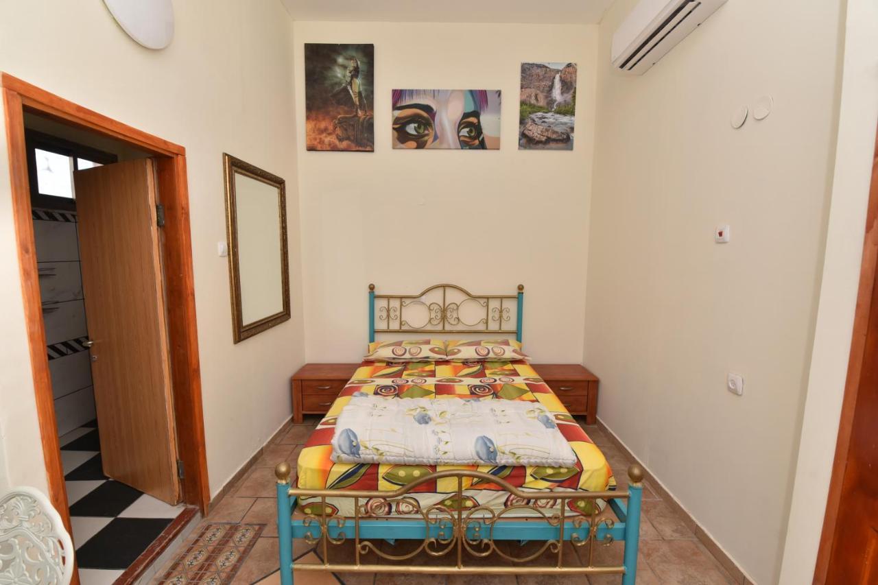 Corinne Hostel Eilat Exterior photo